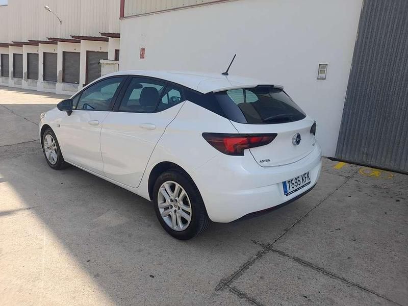 Usado Opel Astra Business 110 CV (80 kW) 2017 Blanco Utilitario