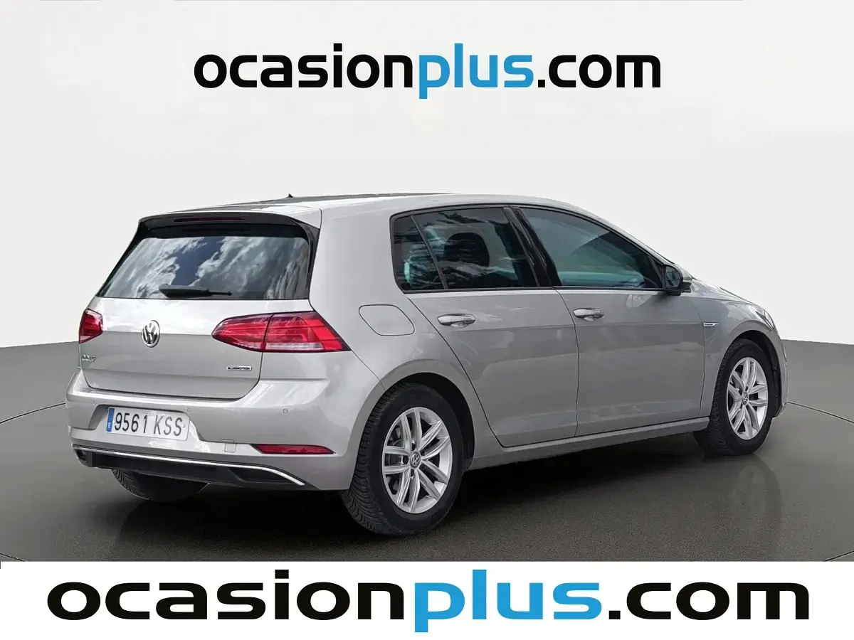 Usado VW Golf VII Advance 131 CV (96 kW) 2019 Gris plata Utilitario