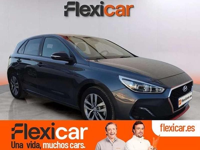 Usado Hyundai i30 GO! 120 CV (88 kW) 2018 Gris Familiar