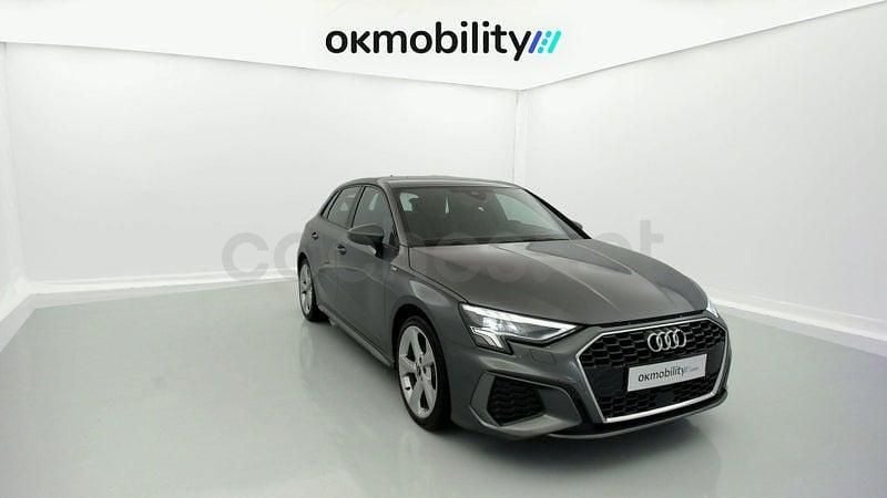 Begagnad Audi A3 S-Line 150 HK (110 kW) 2024 Grå Sedan