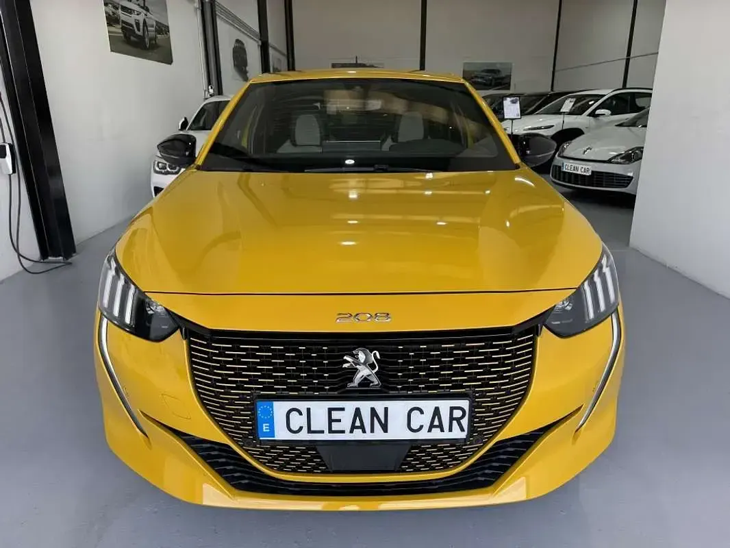 Begagnad Peugeot e-208 GT 100 kW (136 HK) 2021 Gul Halvkombi