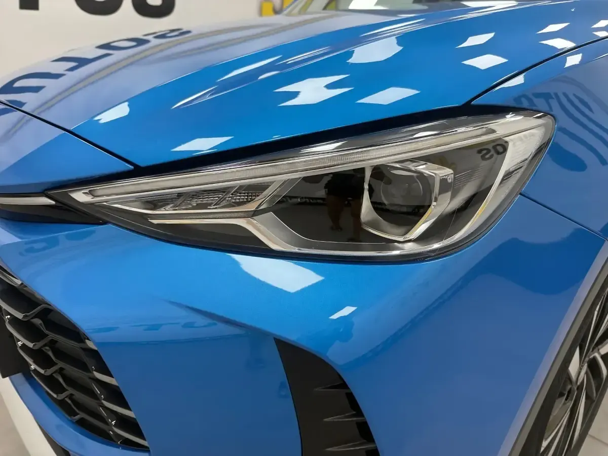 Usado MG ZS Luxury 197 CV (144 kW) 2025 Azul SUV