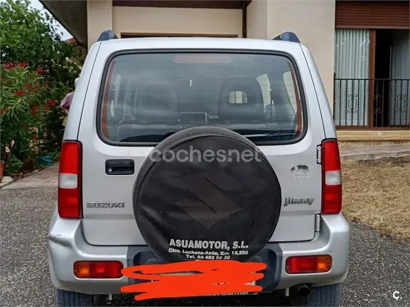 Usado Suzuki Jimny 65 CV (47 kW) 2005 Gris / plata SUV