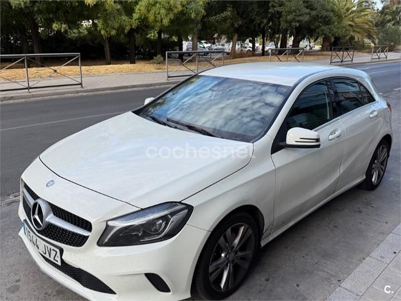 Usado Mercedes A200 Urban 156 CV (114 kW) 2016 Blanco Berlina