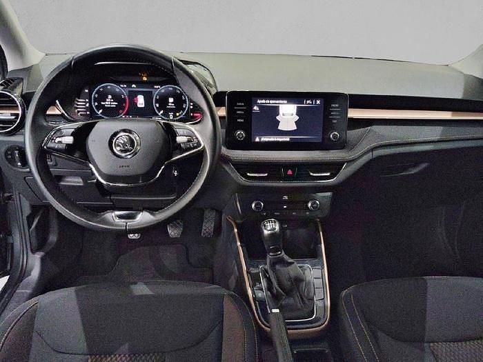 Usado Skoda Fabia Style 110 CV (80 kW) 2022 Gris