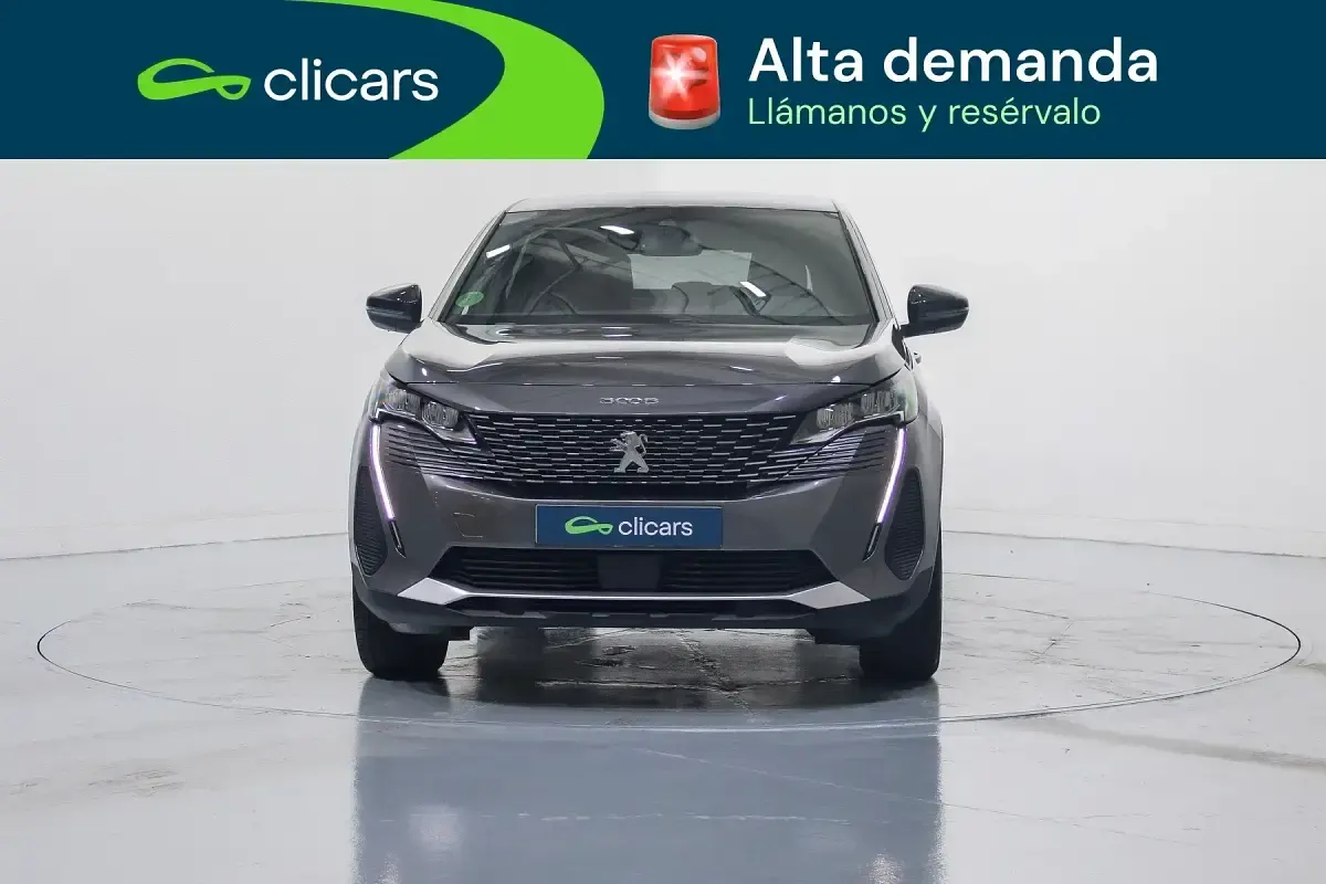 Usado Peugeot 3008 Allure 130 CV (95 kW) 2024 Gris SUV