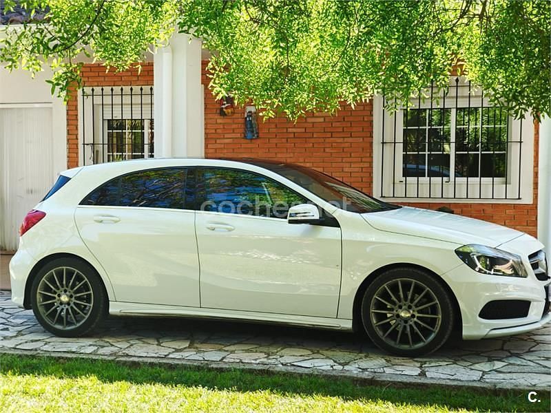 Usado Mercedes A180 AMG line 109 CV (80 kW) 2014 Blanco Berlina