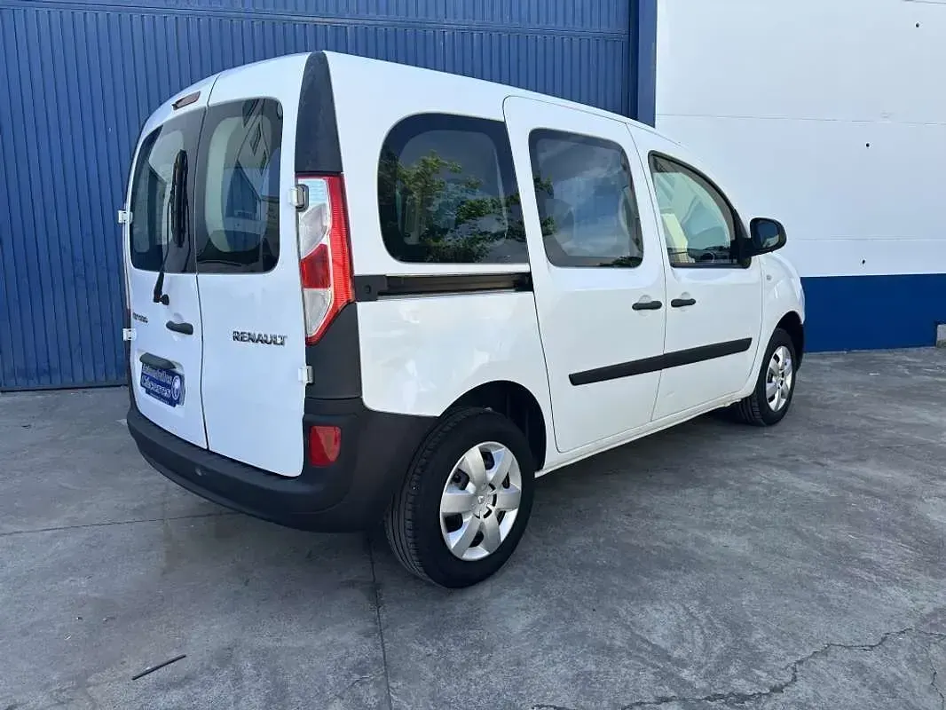 Usado Renault Kangoo 90 CV (66 kW) 2019 Blanco Monovolumen