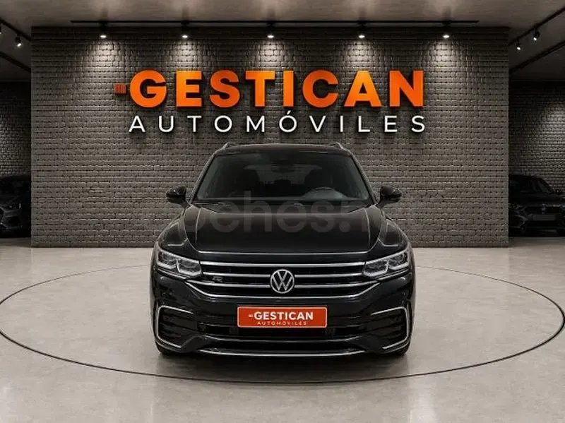 Usado VW Tiguan R-line 245 CV (180 kW) 2022 Negro SUV