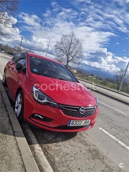 Usado Opel Astra Excellence 125 CV (91 kW) 2016 Rojo Berlina