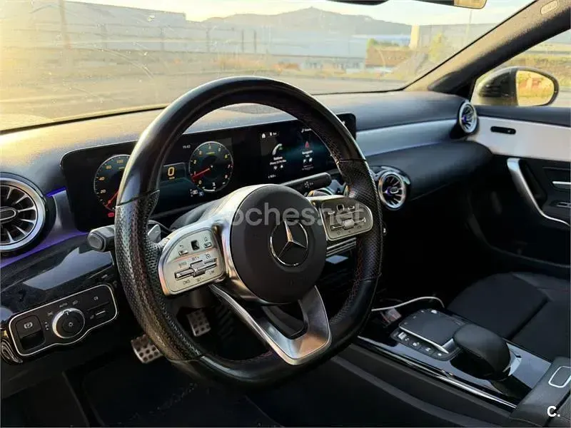 Usado Mercedes A180 136 CV (100 kW) 2021 Amarillo Berlina