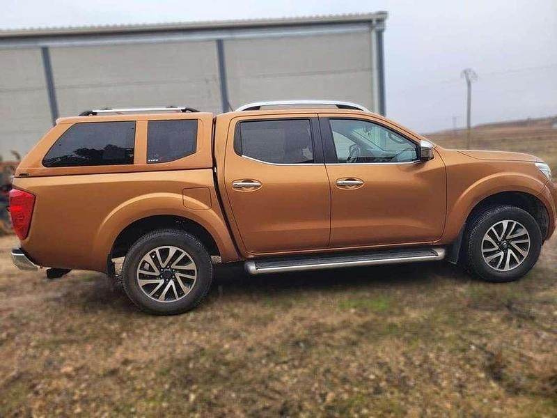 Usado Nissan Navara Tekna 190 CV (139 kW) 2017 Naranja Pickup/Camioneta