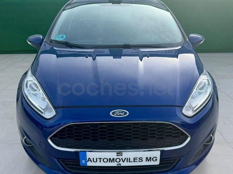 Usado Ford Fiesta Trend 100 CV (73 kW) 2016 Azul Berlina