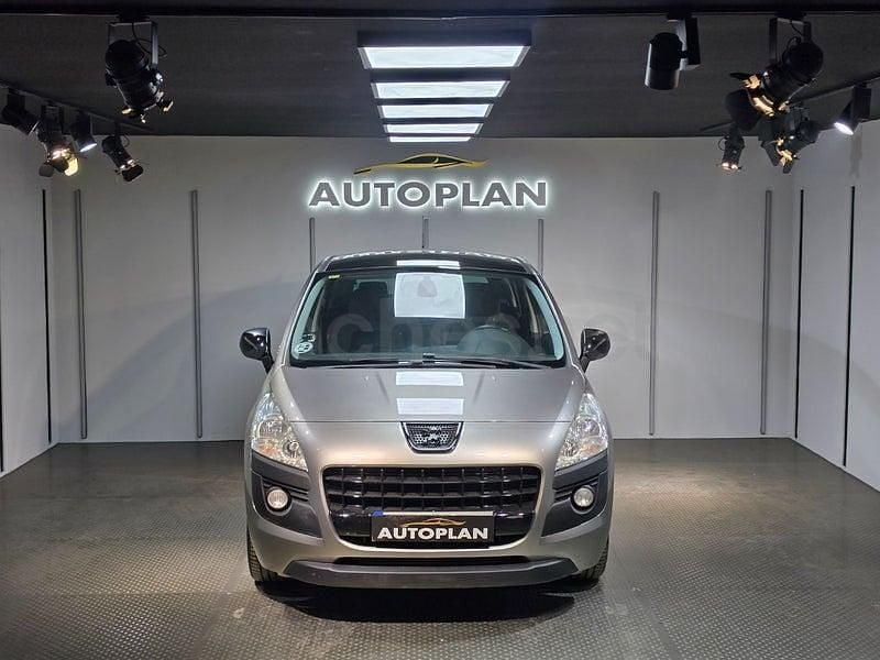 Usado Peugeot 3008 Active 112 CV (82 kW) 2012 Beige Familiar