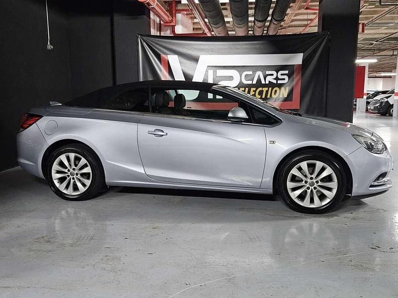 Używany Opel Astra Elegance 140 KM (102 kW) 2016 Szary Kabriolet