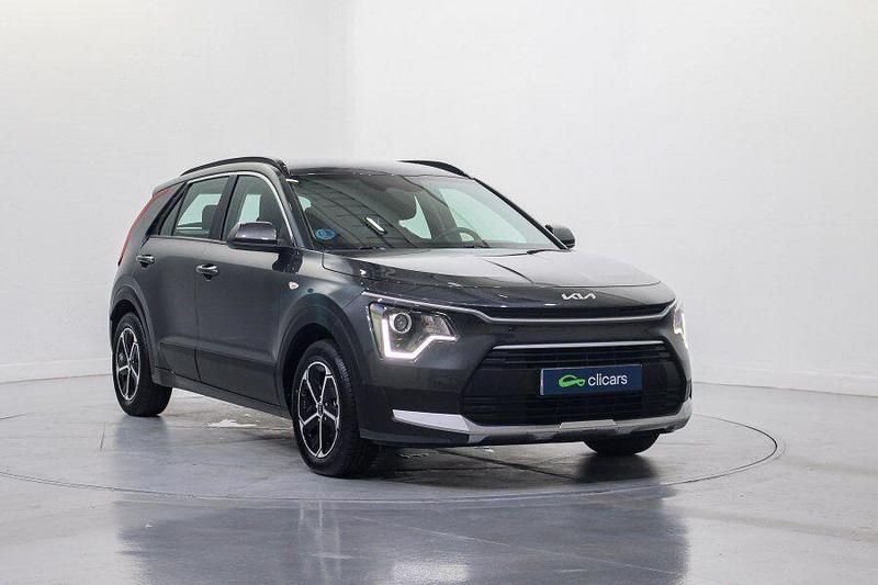 Usado Kia Niro 141 CV (103 kW) 2023 Gris SUV