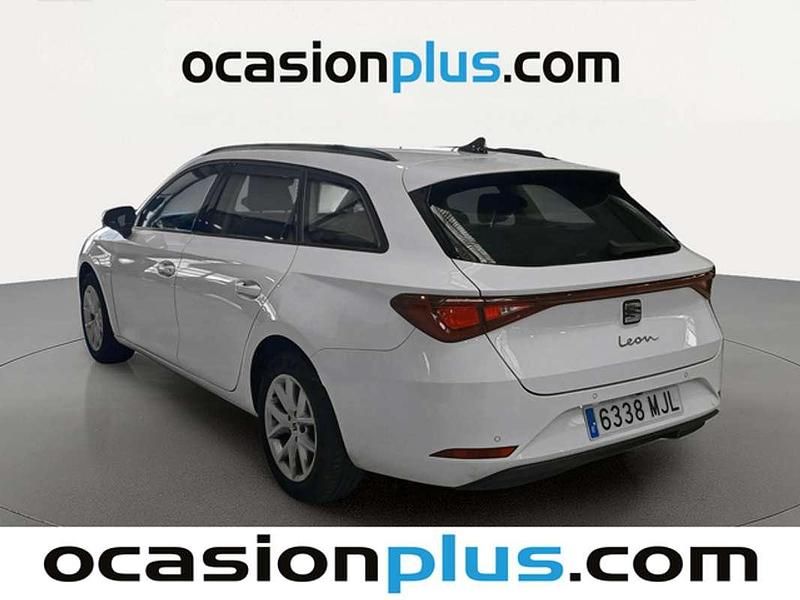 Usado Seat Leon ST Style 131 CV (96 kW) 2023 Blanco Familiar