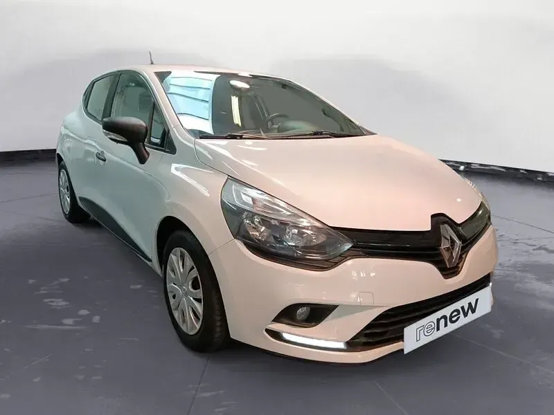 Usado Renault Clio IV LIMITED 75 CV (55 kW) 2018 Blanco Berlina