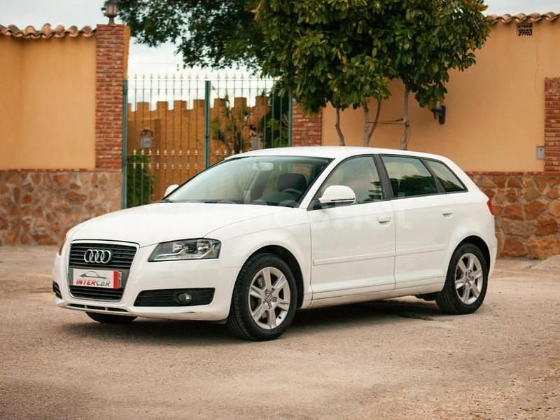Usado Audi A3 Ambition 125 CV (91 kW) 2009 Blanco Berlina