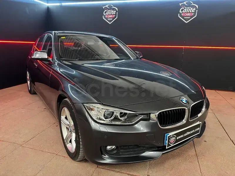 Usado BMW 318 Comfort Edition 143 CV (105 kW) 2013 Gris / plata Berlina
