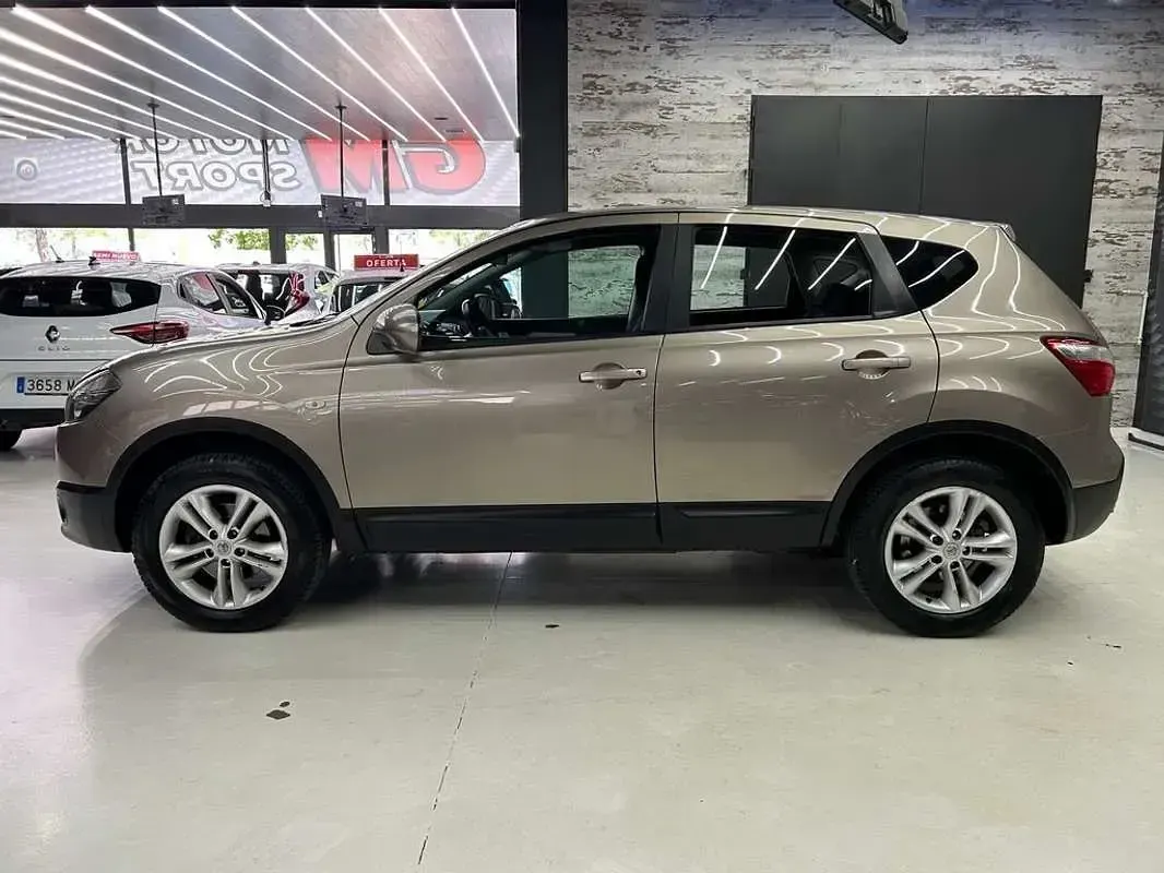 Usado Nissan Qashqai Visia 106 CV (77 kW) 2010 Beige SUV