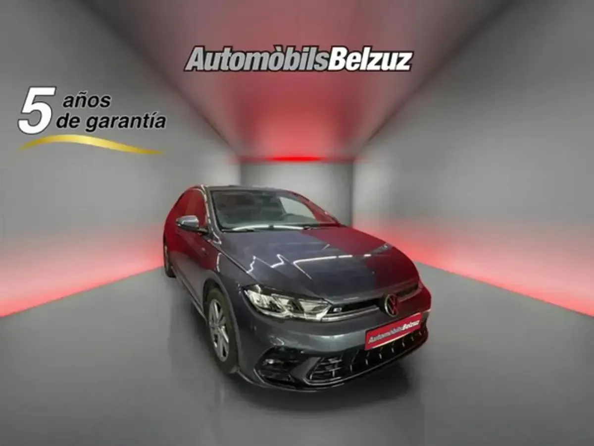 Usado VW Polo R-line 95 CV (69 kW) 2023 Gris Utilitario