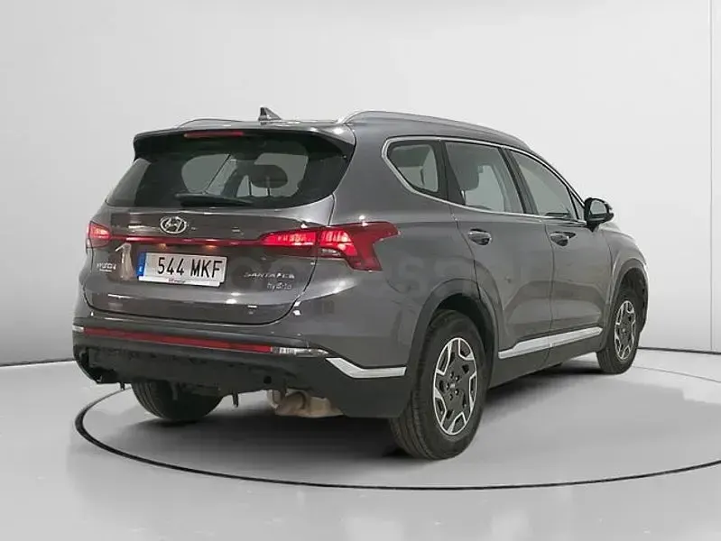Usado Hyundai Santa Fe 230 CV (169 kW) 2023 Gris / plata SUV