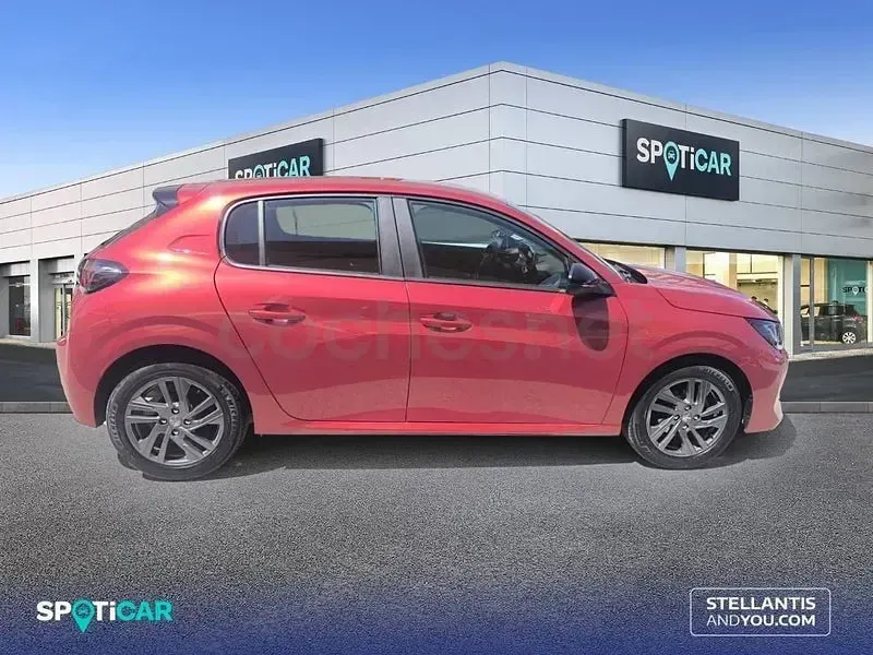 Usado Peugeot 208 Active 75 CV (55 kW) 2022 Rojo Utilitario