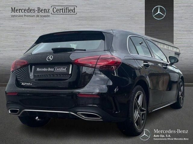 Usado Mercedes A250 AMG line 218 CV (160 kW) 2025 Negro Berlina