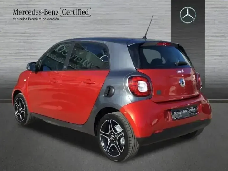 Usado Smart ForFour Electric Drive Passion 60 kW (82 CV) 2020 Rojo Berlina