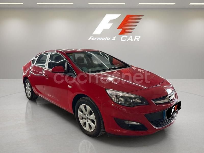 Rojo Usado 2019 Opel Astra Selective Berlina | 8980 € (Precio justo) - Imagen 1/4