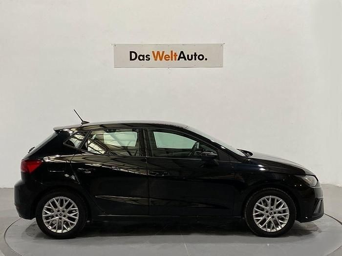 Usado Seat Ibiza FR 115 CV (84 kW) 2024 Negro Utilitario