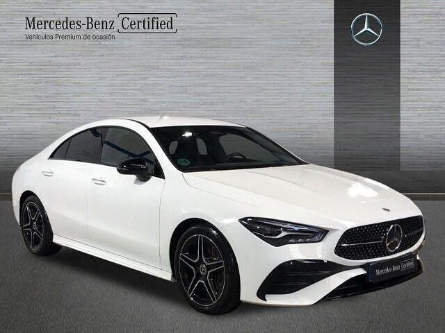 Usado Mercedes CLA200 AMG line 163 CV (119 kW) 2025 Blanco polar