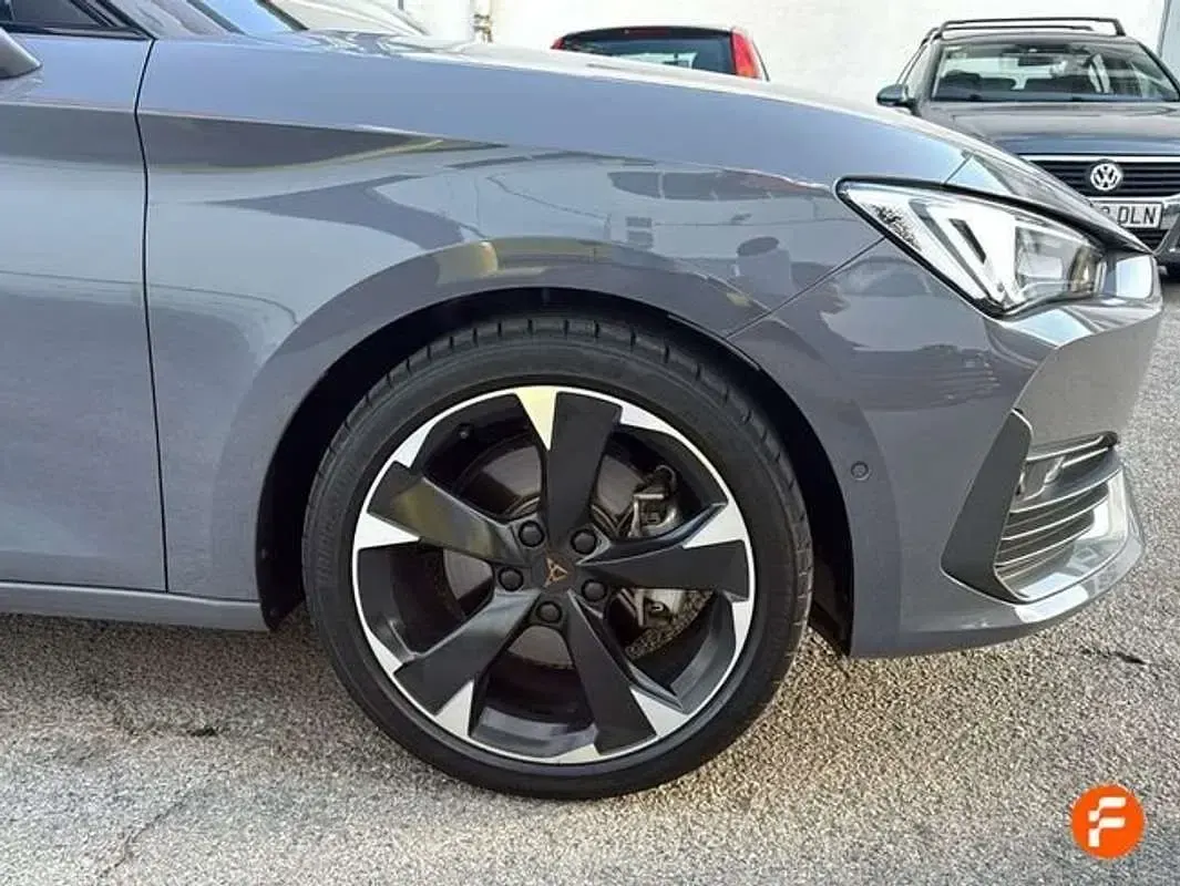 Usado Cupra Leon 190 CV (139 kW) 2024 Gris Utilitario