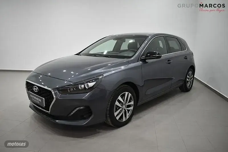 Usado Hyundai i30 120 CV (88 kW) 2020 Gris