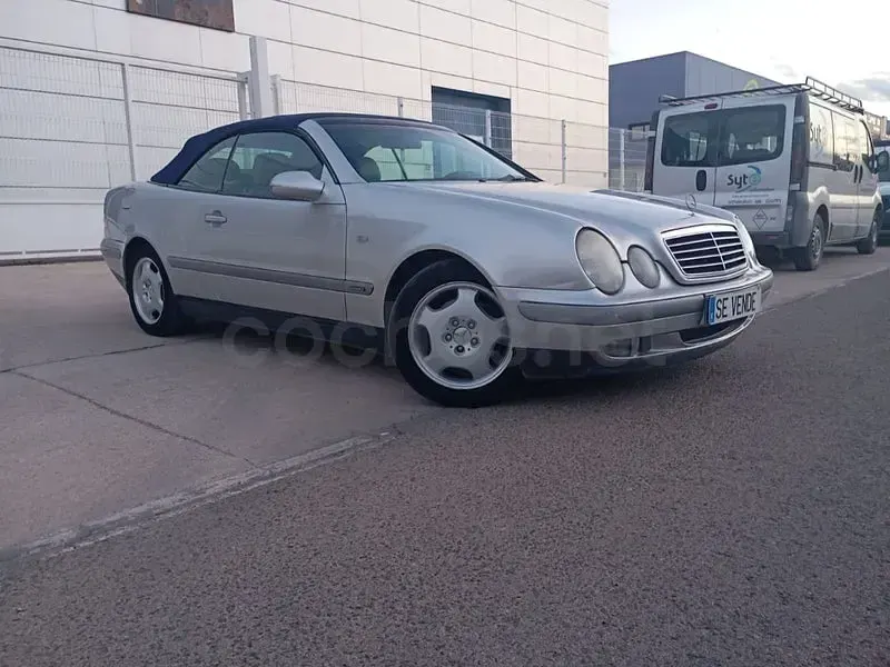 Usado Mercedes CLK320 Elegance 218 CV (160 kW) 1998 Gris / plata Descapotable