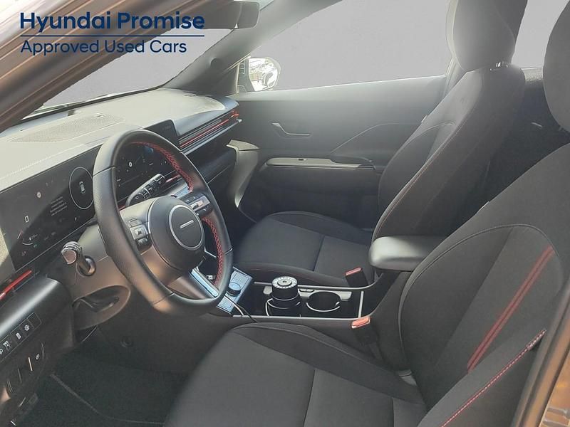 Usado Hyundai Kona N Line 138 CV (101 kW) 2025 Gris / plata SUV