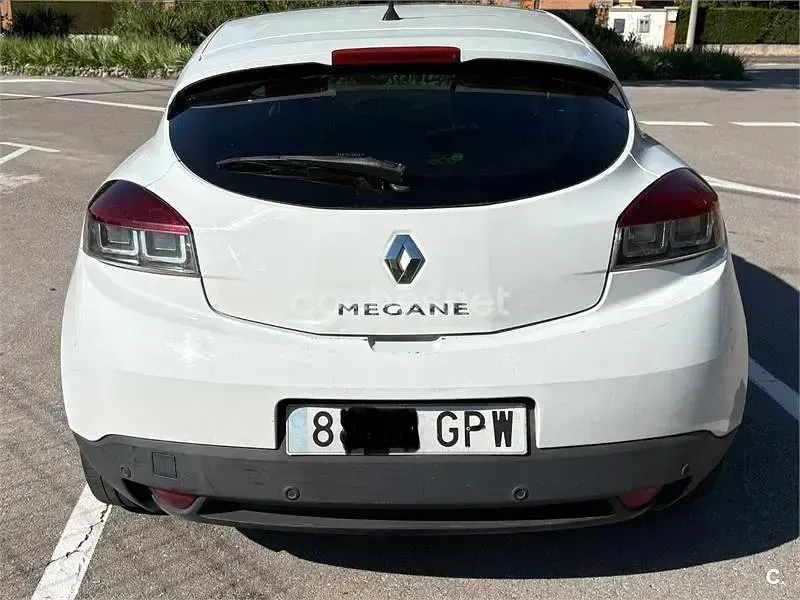 Usado Renault Mégane III Dynamique 105 CV (77 kW) 2009 Blanco Berlina