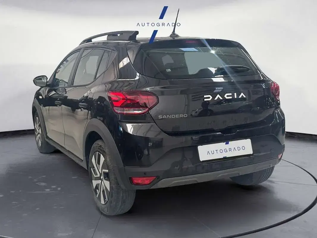 Usado Dacia Sandero Essentiel 101 CV (74 kW) 2025 Negro Utilitario
