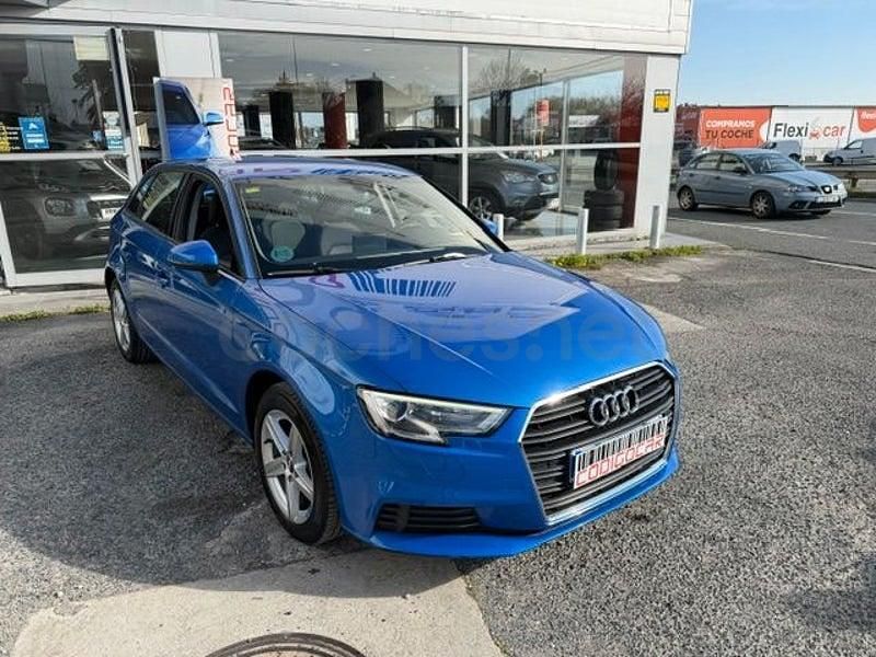 Usado Audi A3 116 HP (85 kW) 2018 Azul Sedan