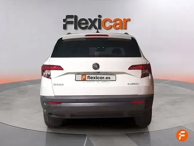 Usado Skoda Karoq Ambition 115 CV (84 kW) 2019 Blanco SUV