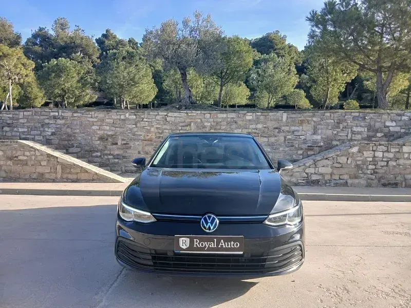 Usado VW Golf VIII Life 115 CV (84 kW) 2021 Negro Berlina