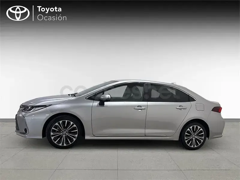 Usado Toyota Corolla Style 140 CV (102 kW) 2025 Gris / plata Berlina