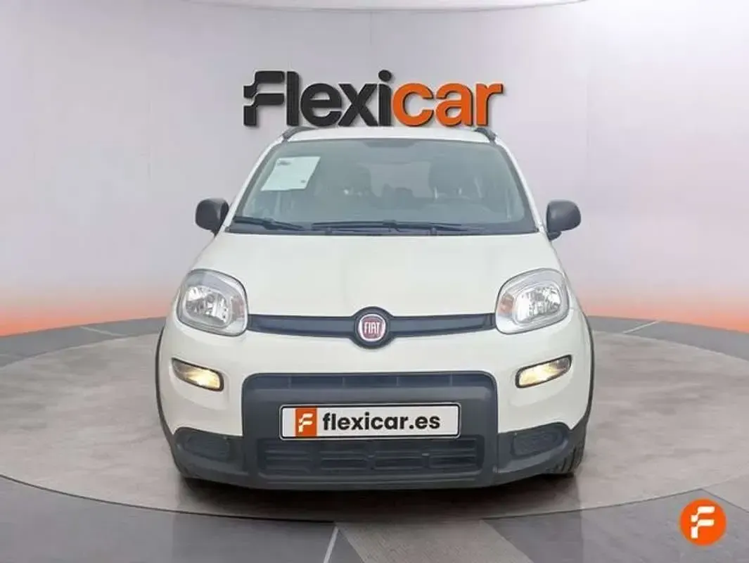 Używany Fiat Panda 71 KM (52 kW) 2022 Biały Hatchback