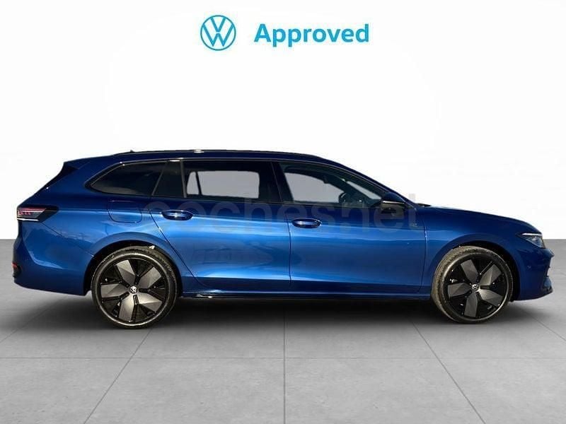 Usado VW Passat R-line 272 CV (200 kW) 2025 Azul Familiar