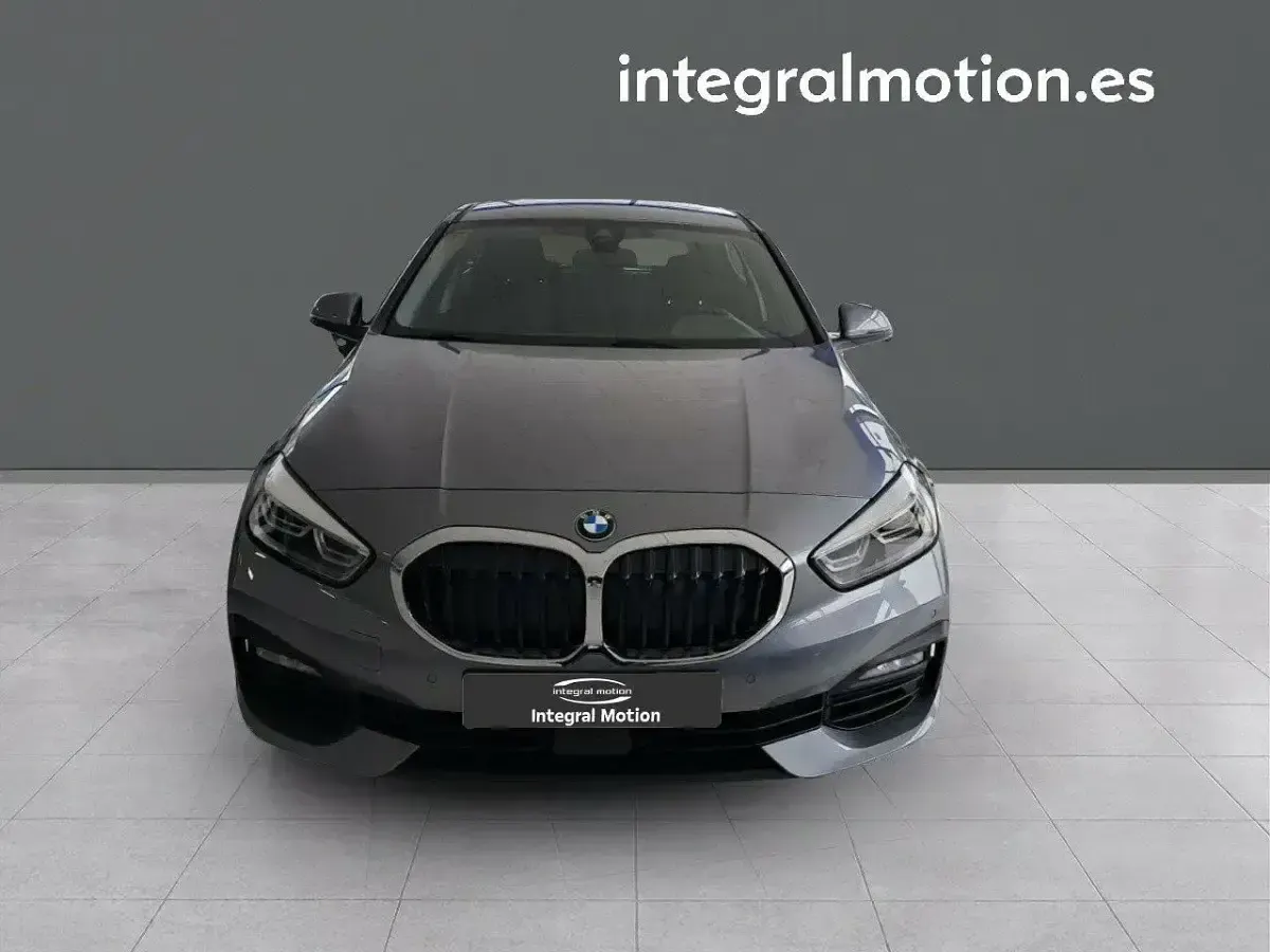 Usado BMW 116 109 CV (80 kW) 2023 Gris Utilitario