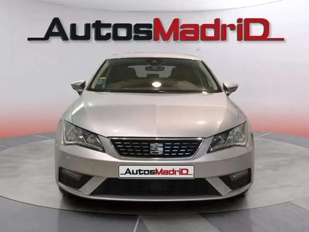 Käytetty Seat Leon ST XCELLENCE 131 HP (96 kW) 2020 Harmaa Farmari