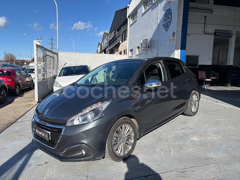 Usado Peugeot 208 Access 82 CV (60 kW) 2015 Gris / plata Utilitario
