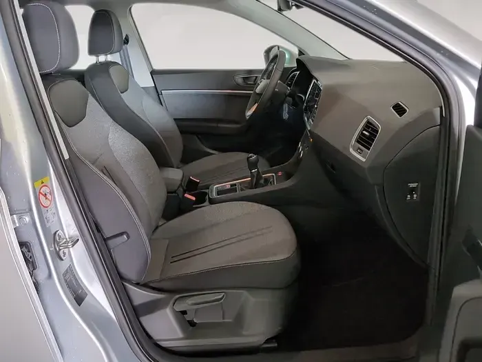 Usado Seat Ateca Style 150 CV (110 kW) 2026 Gris plata SUV