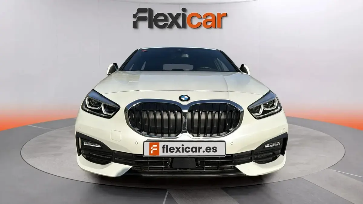 Używany BMW 116 116 KM (85 kW) 2021 Biały Hatchback